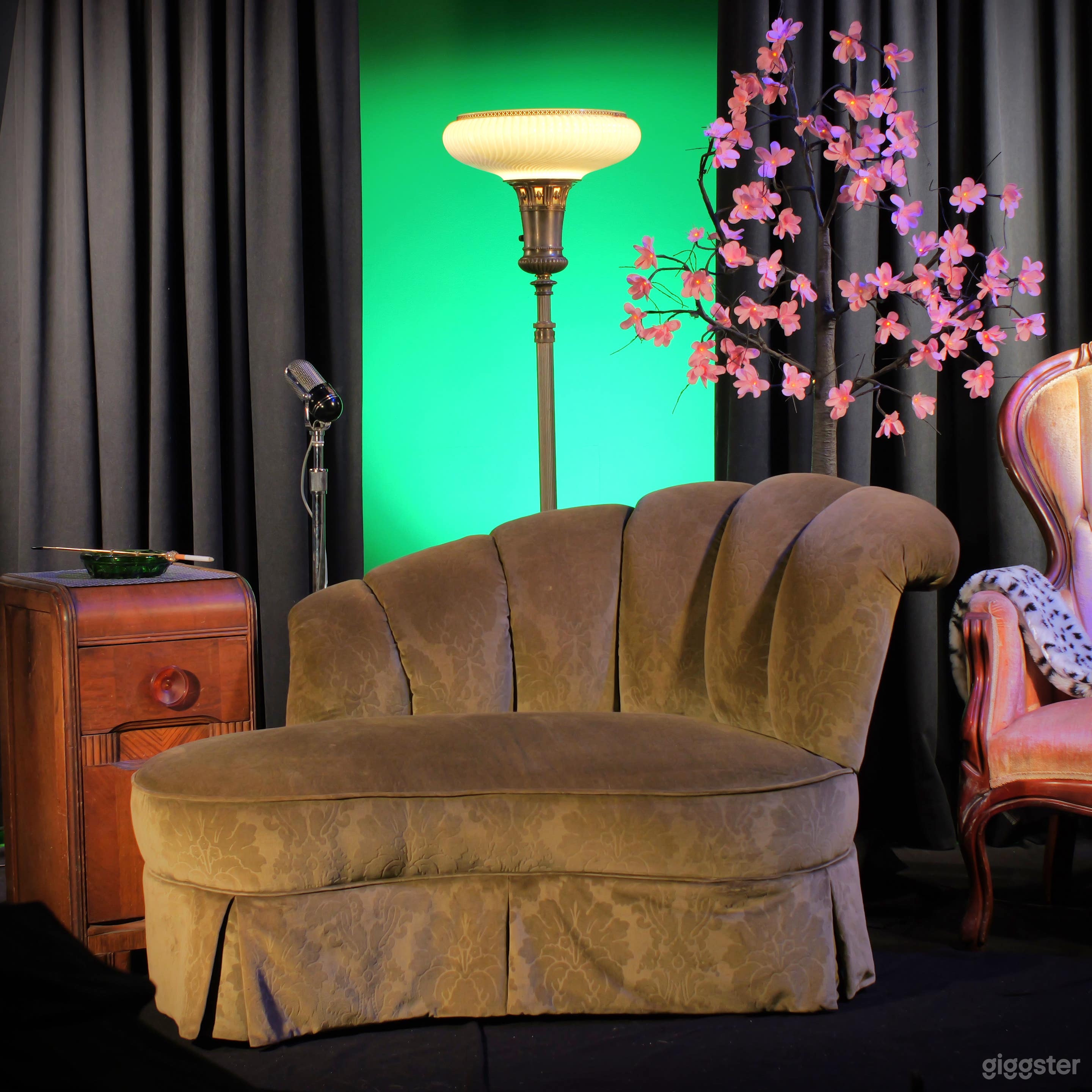 Vorbeleuchtetes schallisoliertes Greenscreen-Studio in Sunland Foto 4