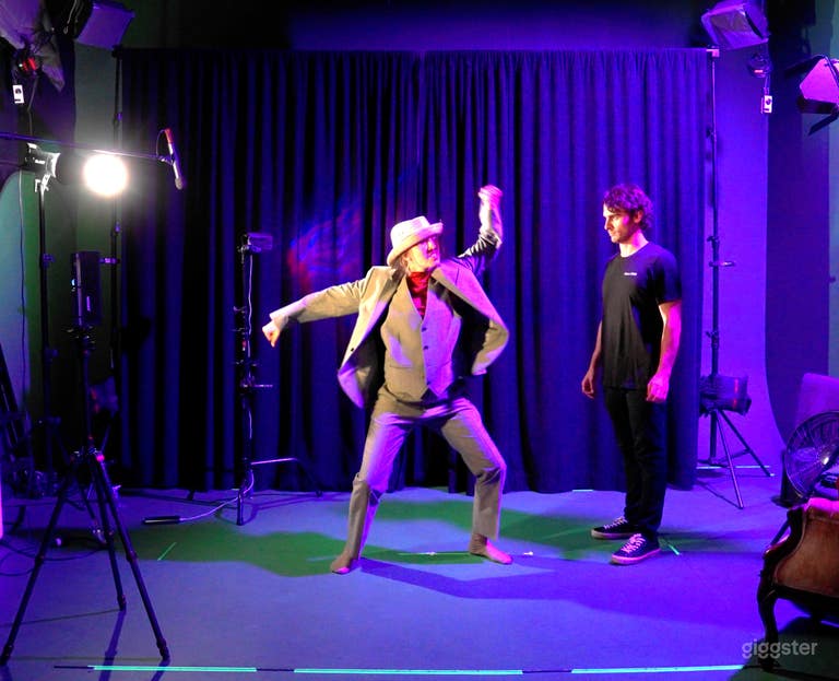  Pre-Lit Sound-Proof Green Screen Studio in Sunland 
