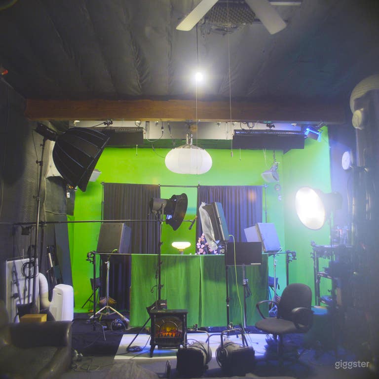  Pre-Lit Sound-Proof Green Screen Studio in Sunland 
