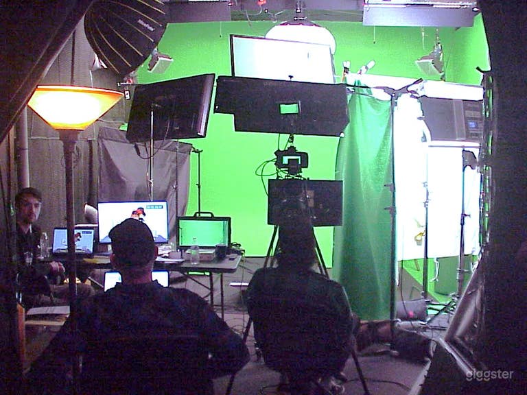 Pre-Lit Sound-Proof Green Screen Sound Stage 