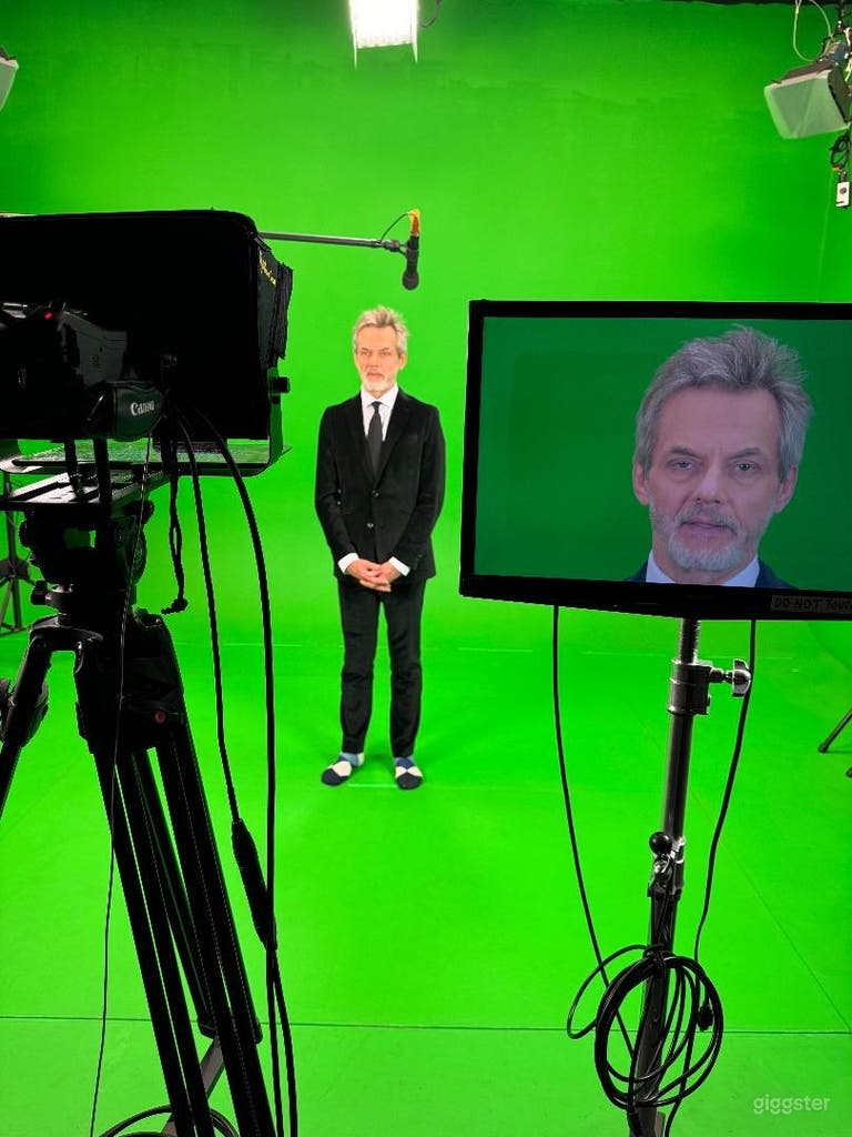  Pre-Lit-Sound-Proof Green Screen Studio / Sound Stage 