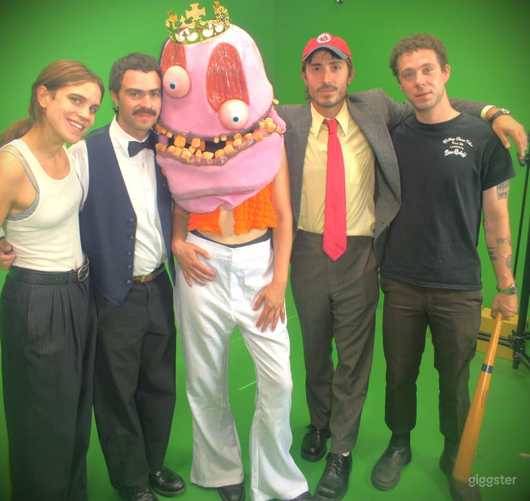  Pre-Lit, Sound-Proof, Studio-Sound Stage - Green Screen Cyc 