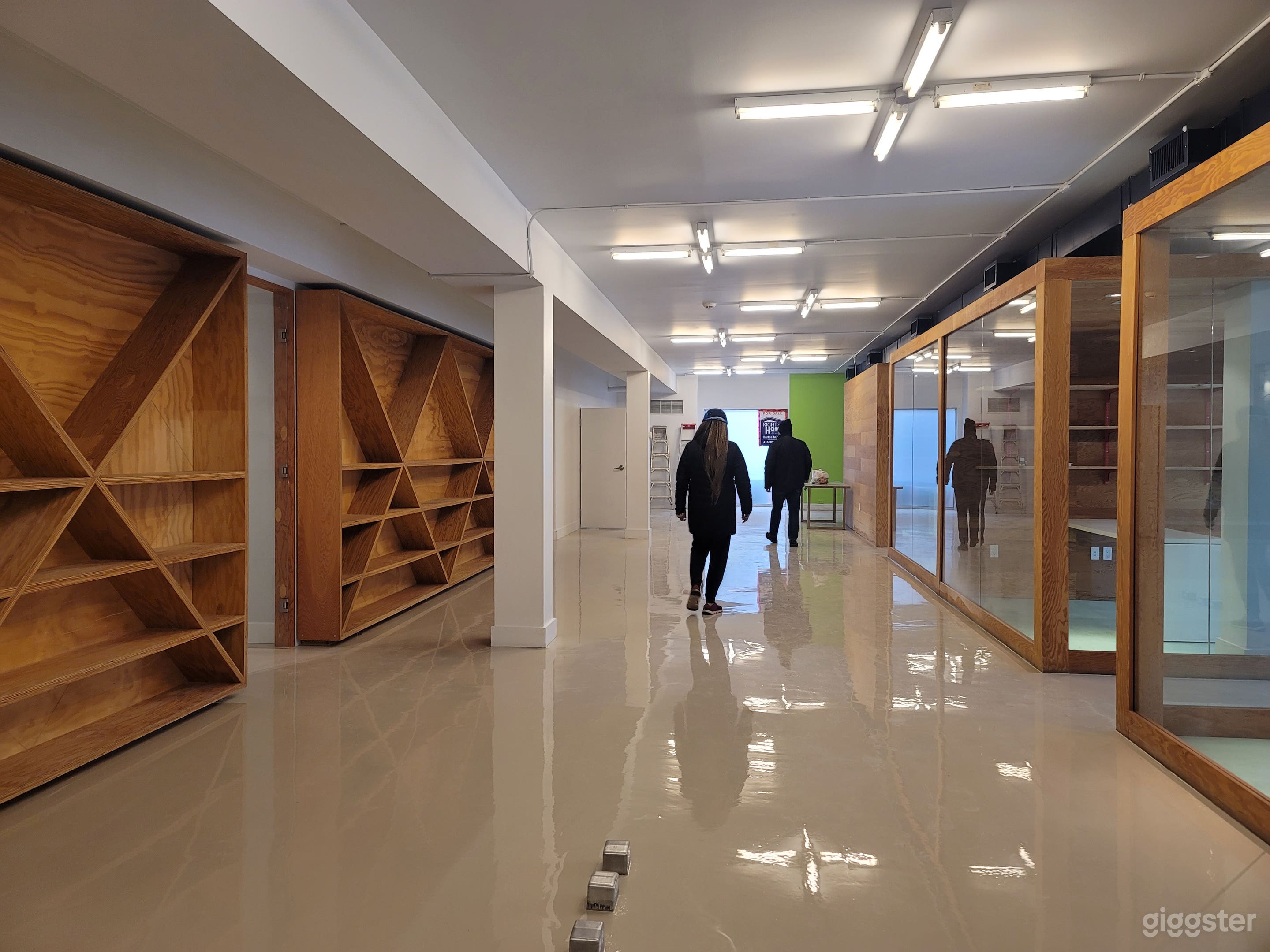 DUNDAS WEST STUDIO EVENING Photo 1