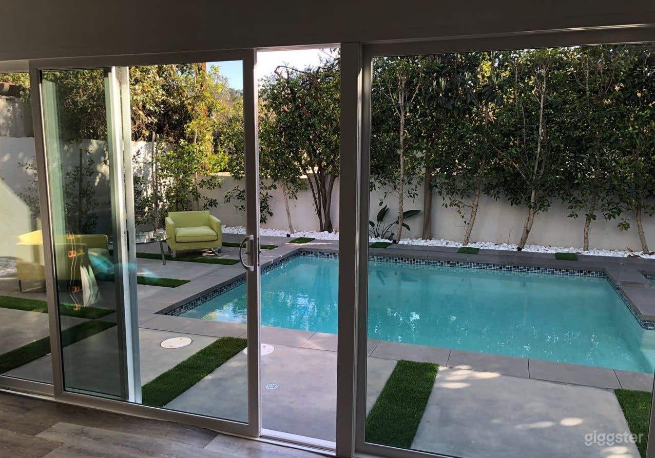 Pool in a Modern House Photo 2