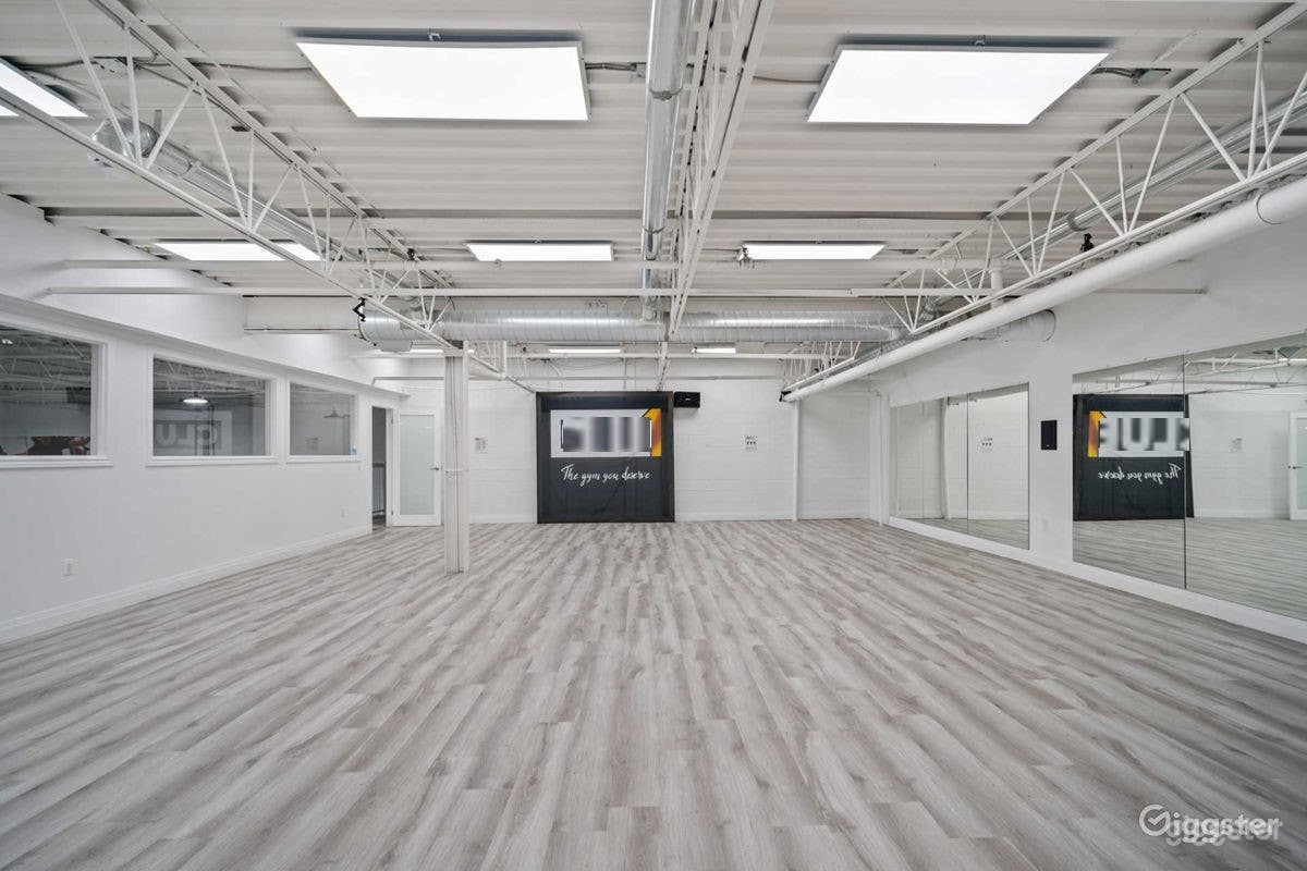 Large Open Space Yoga Studio Photo 1