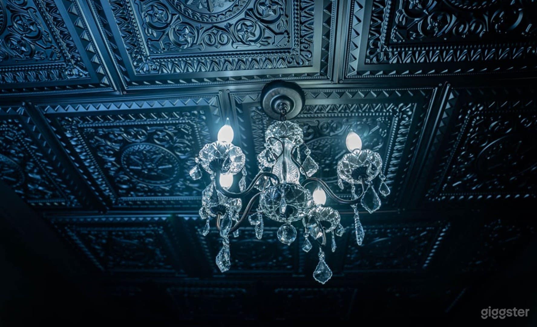 Mob Boss Executive Office (smoking allowed) Photo 2