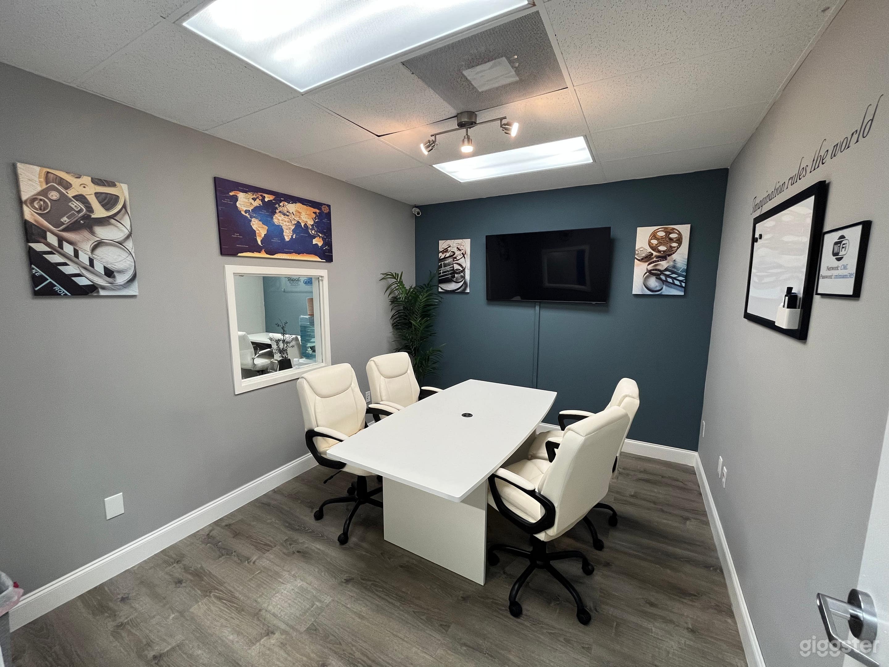 Conference Room for Meetings Photo 2