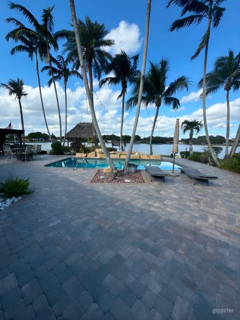  Maison privée en bord de lac tropical avec piscine de style resort 