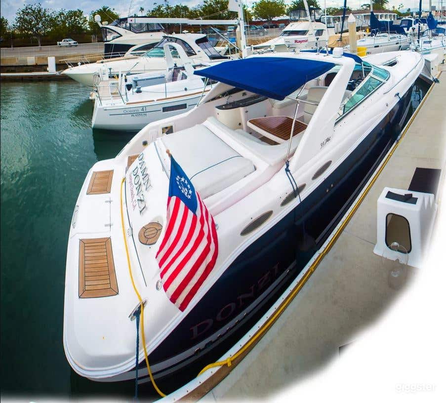 40 ft Luxury Donzi Photo 2