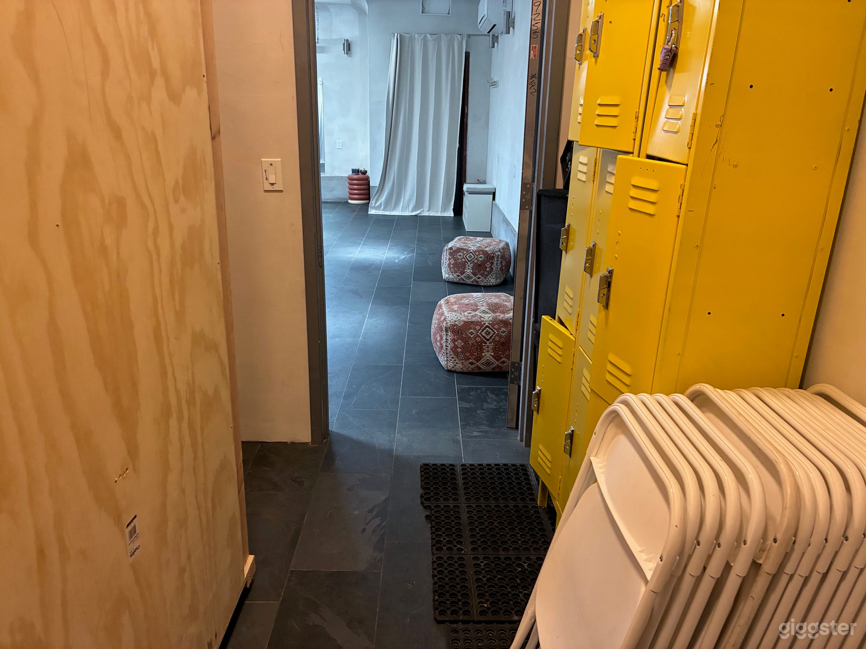 Beach Holding Photo 4