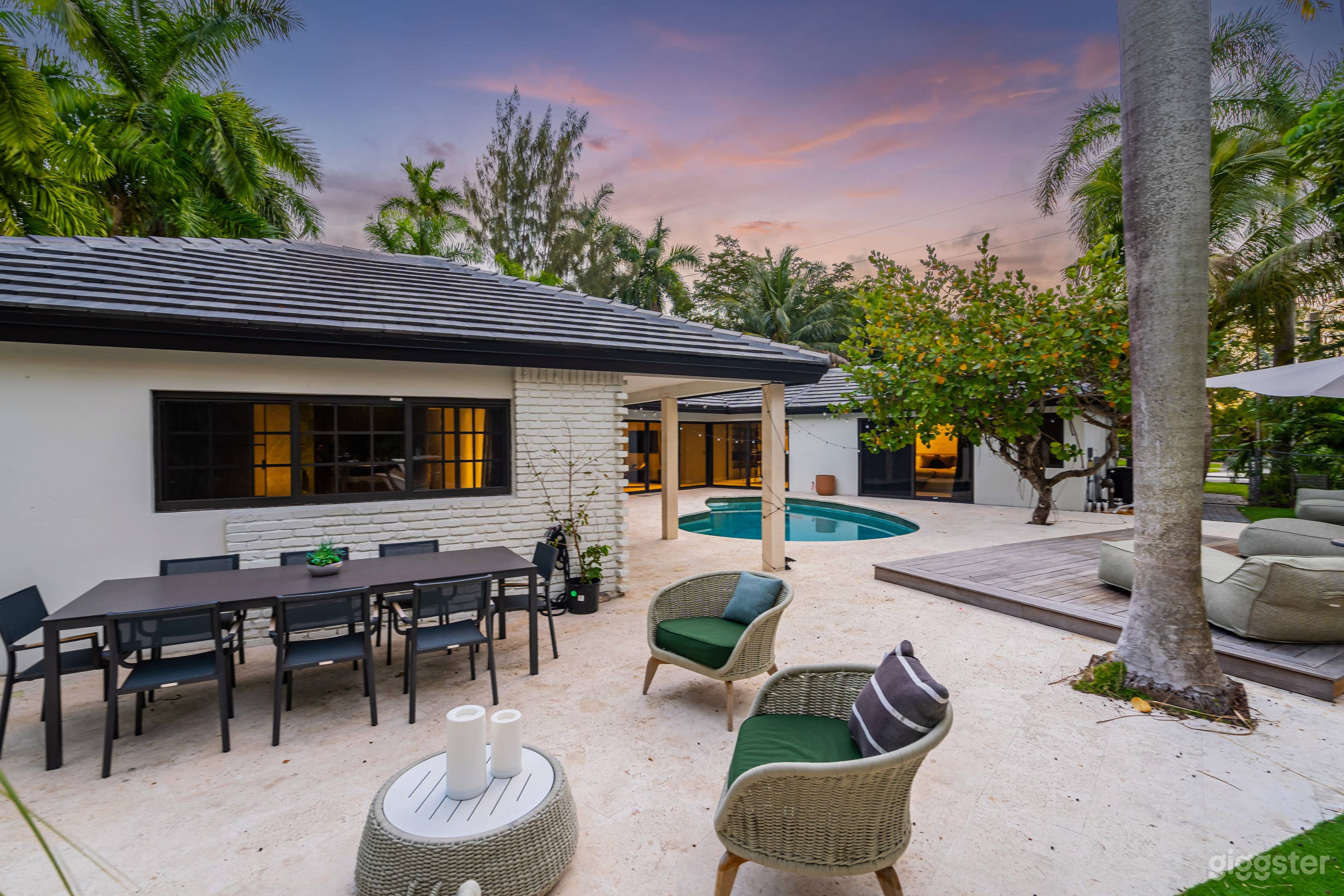 Pool and Patio at Fort Lauderdale Photo 4