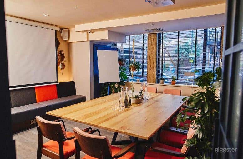 The Corner | London City Photo 2