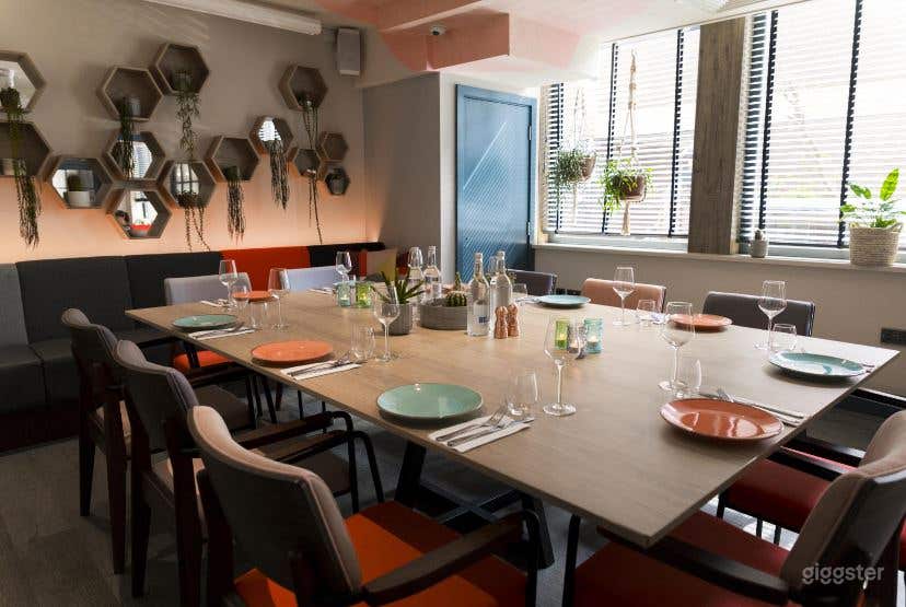 The Corner | London City Photo 4