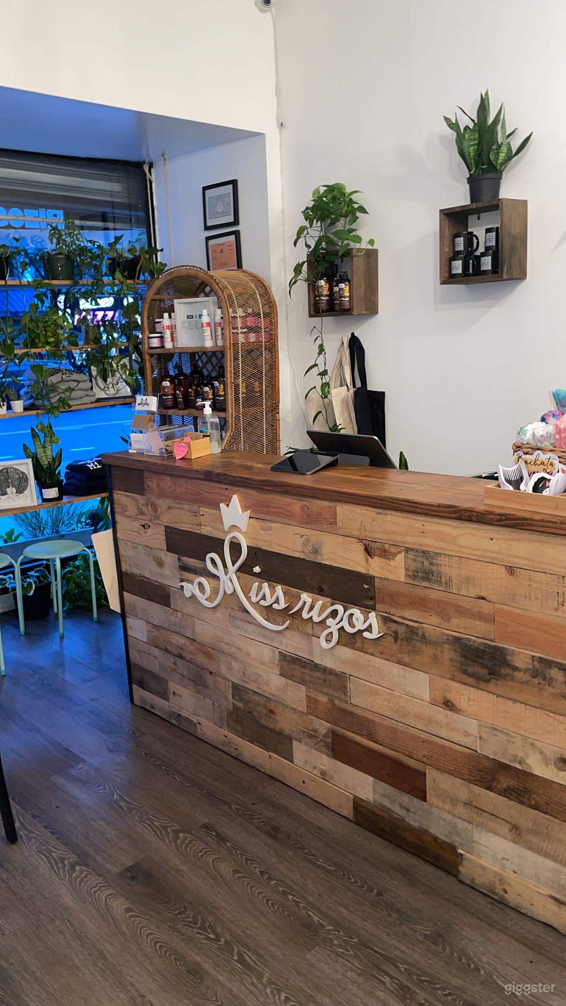 Elore Beauty Space Photo 3