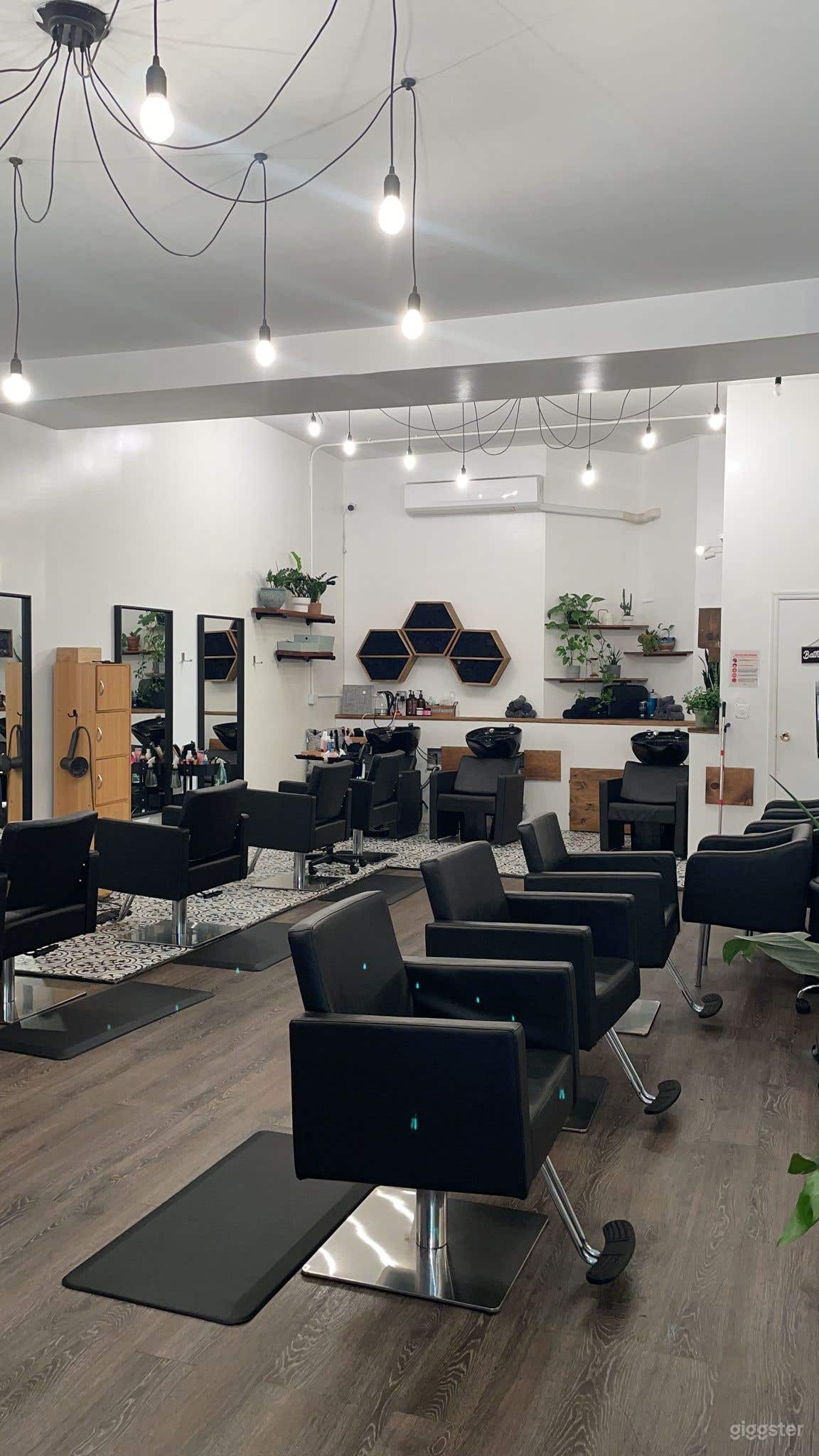 Elore Beauty Space Photo 2