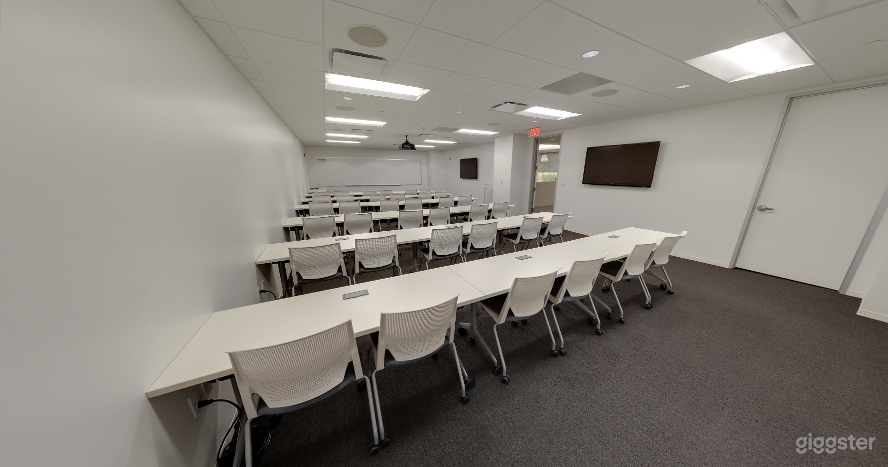 Conference Room for 24 to 36 People  Photo 4