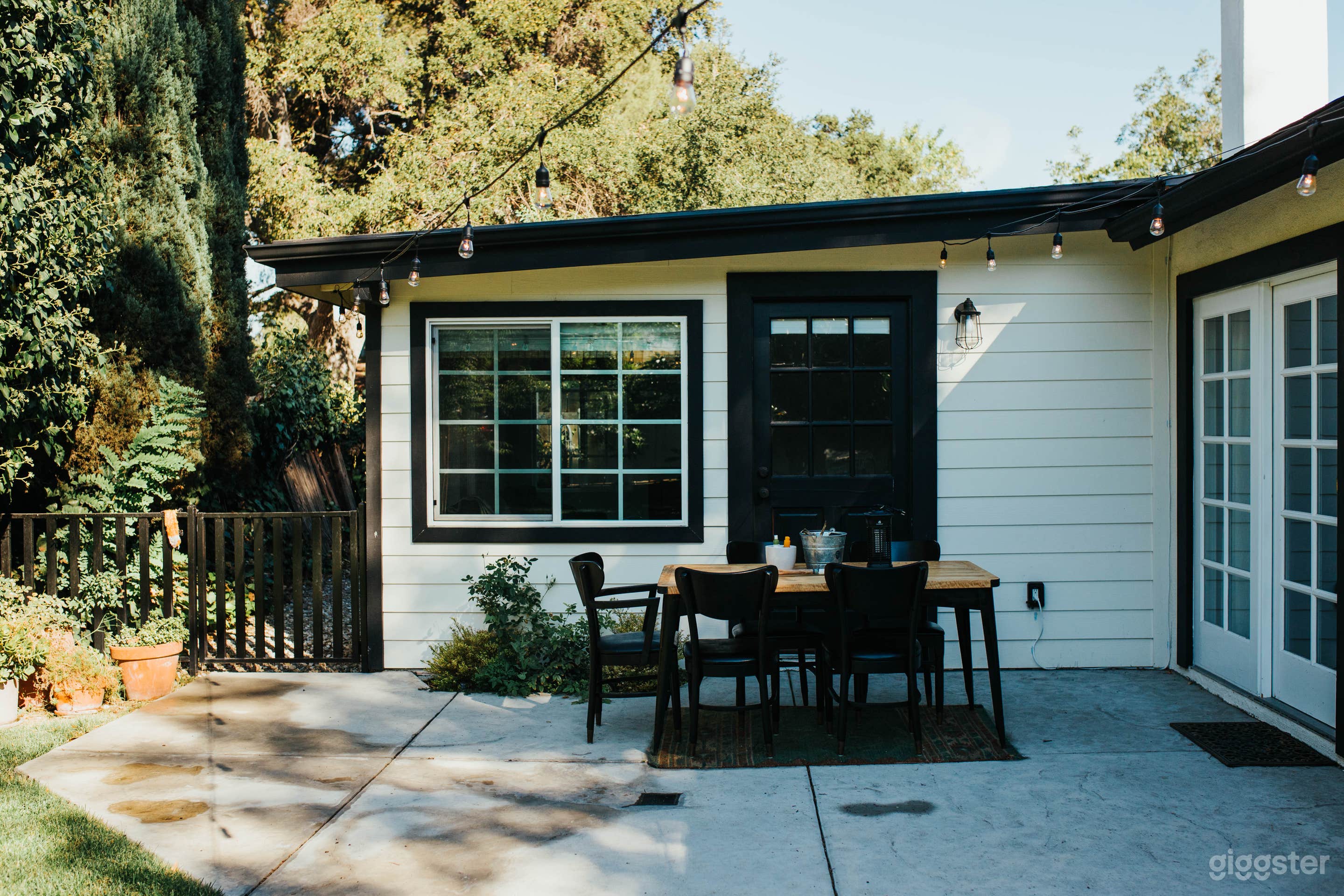 California Ranch Home with Large Garden & Chickens Photo 3