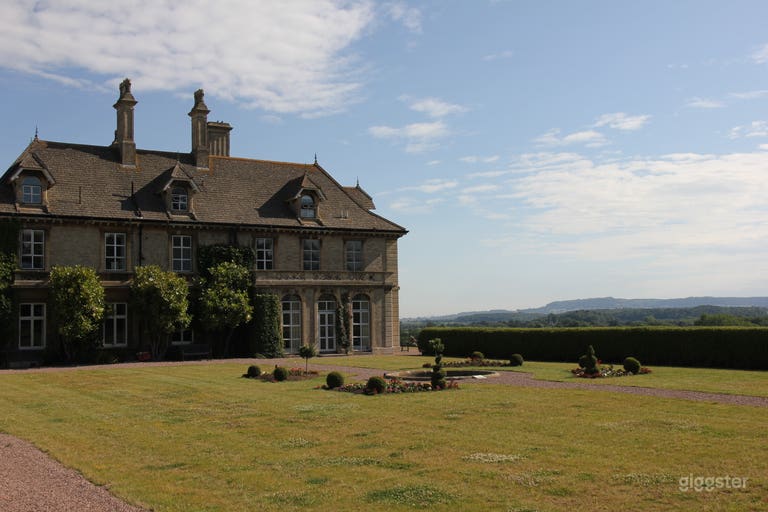  Victorian Country House 