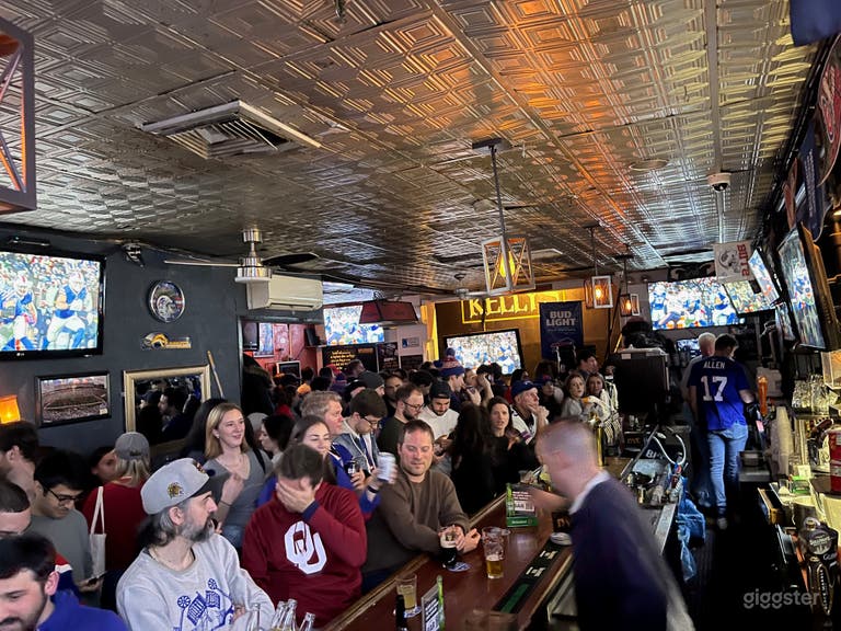  Kelly's Sports Bar 