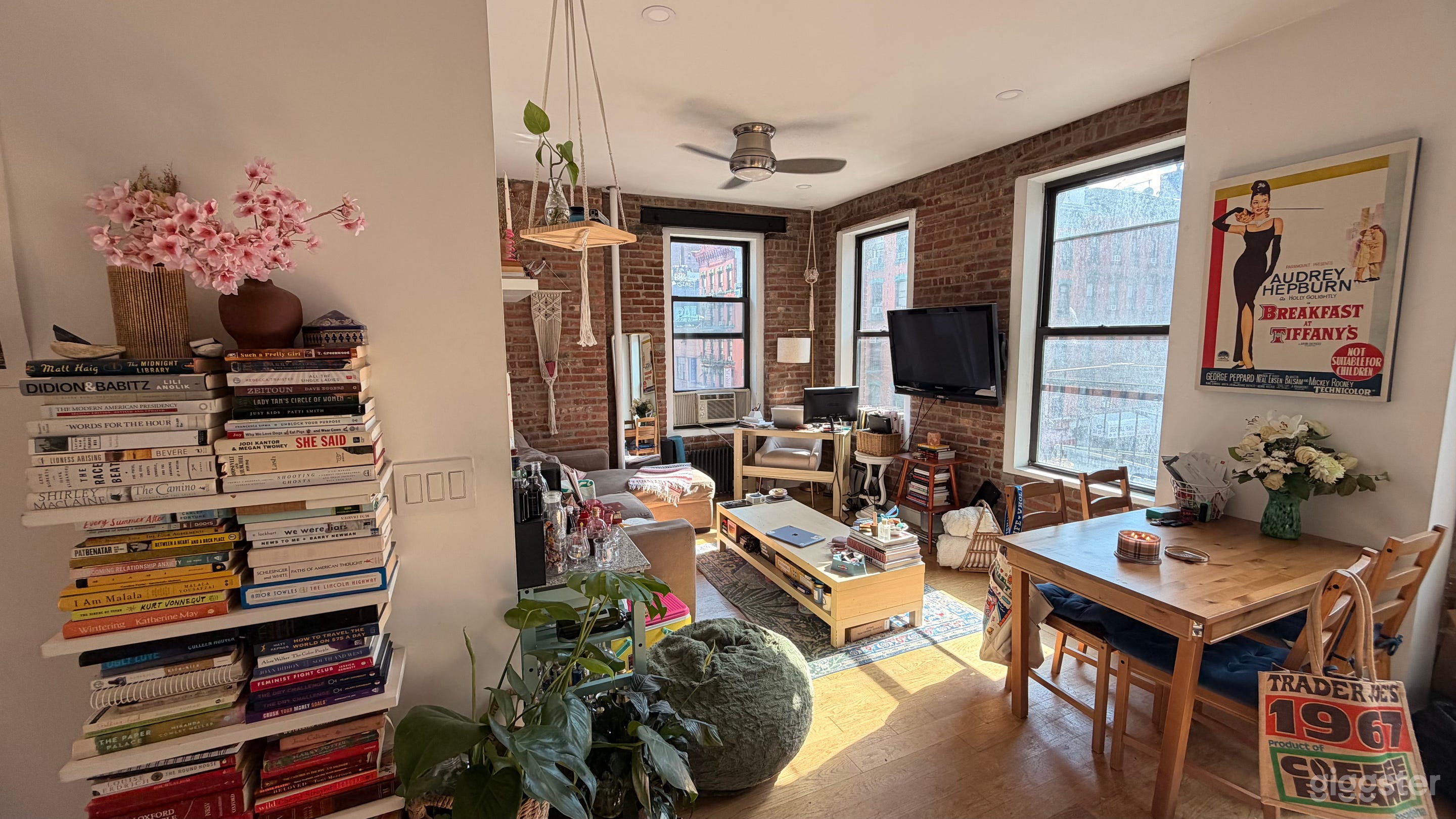 Downtown/LES/Chinatown/Dimes Square Apartment w/ Fire Escape Photo 1