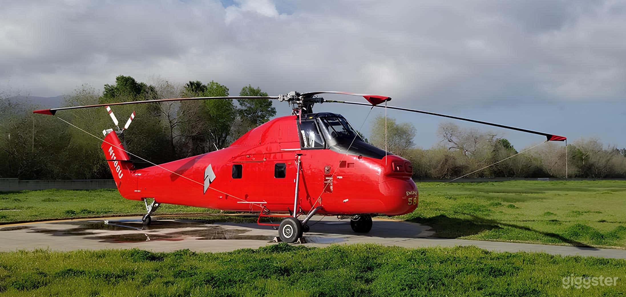 Sikorsky S58T (Red) Helicopter Photo 2
