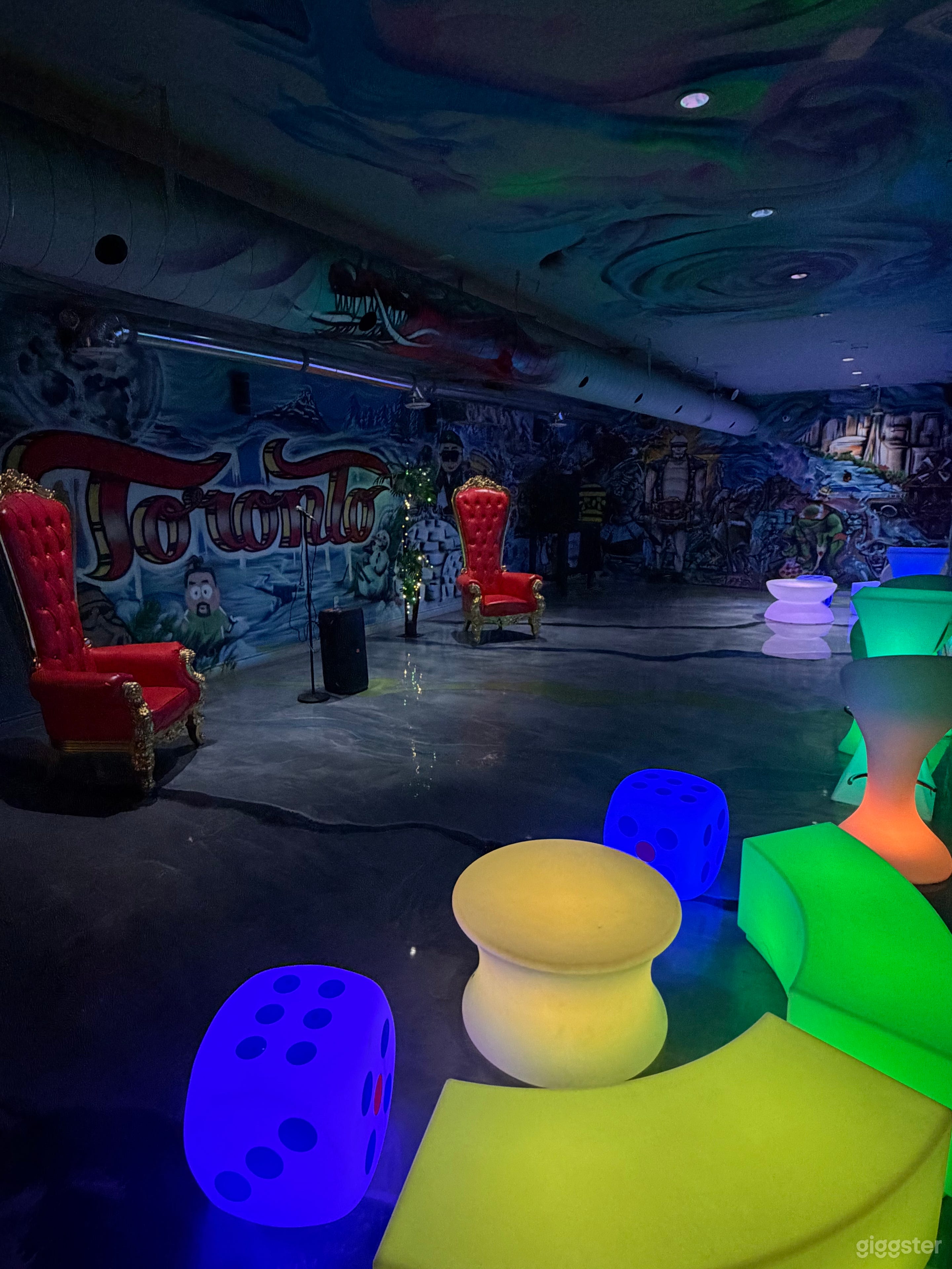 Large Multi Use Event Space East York *420 Friendly* Photo 2