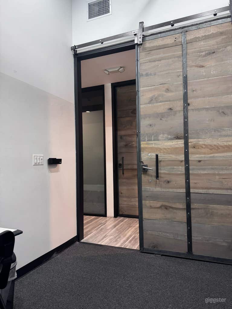  Mini Meeting Room 108 