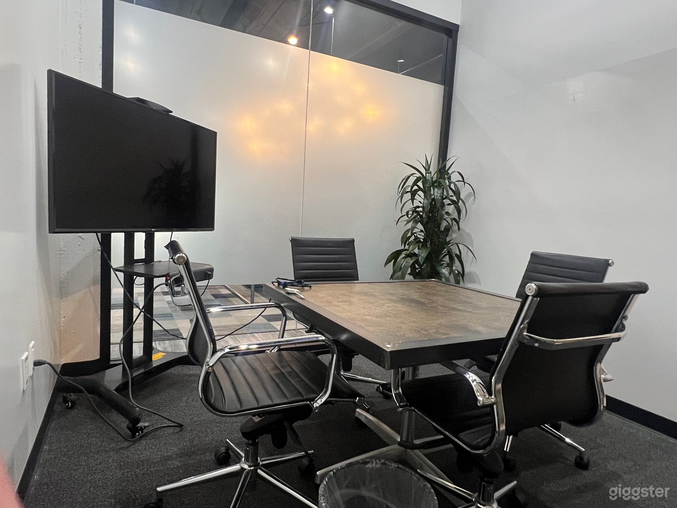 Mini Meeting Room 108 Photo 3