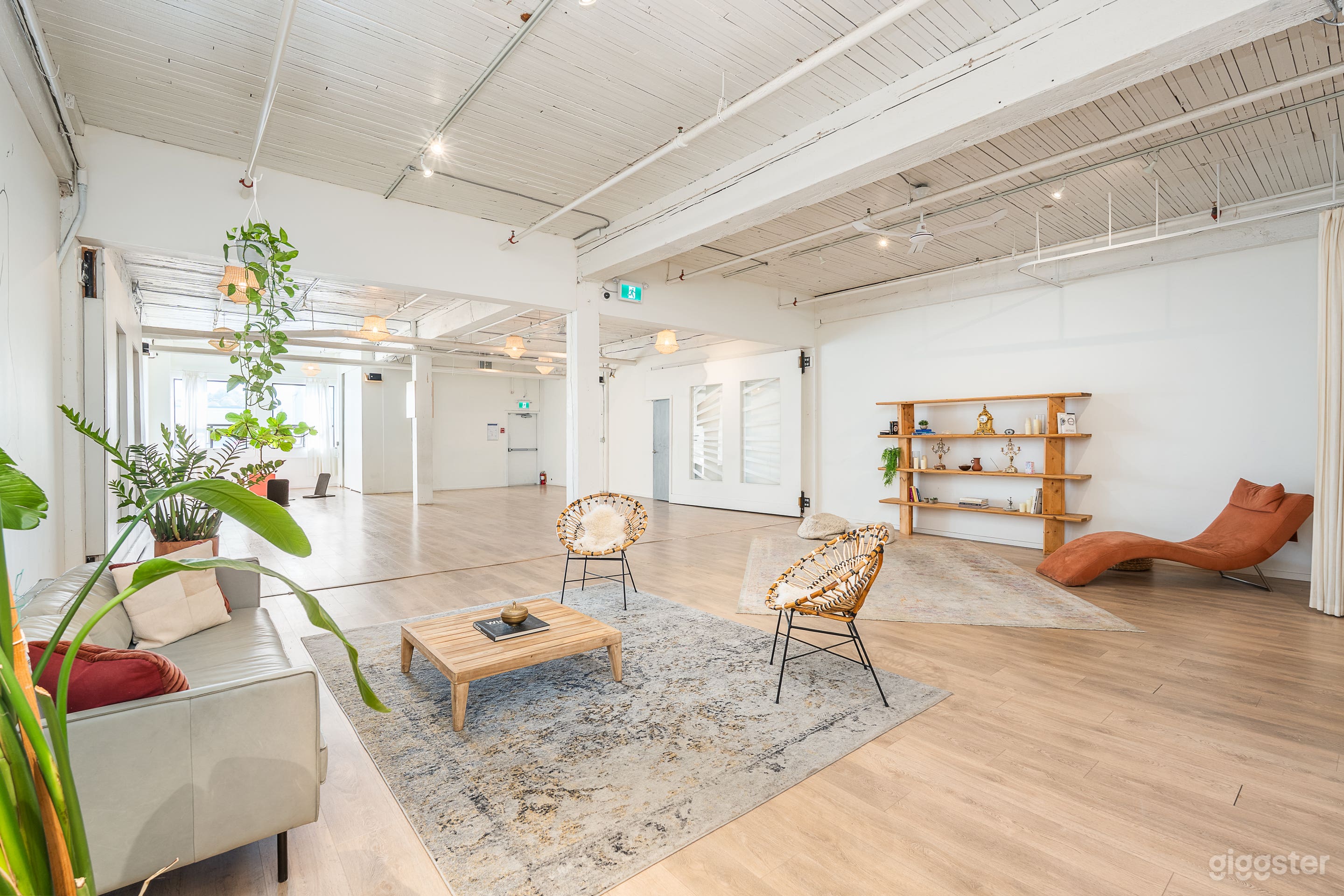 1,400sqr/ft - Open Studio/Yoga Space Photo 3