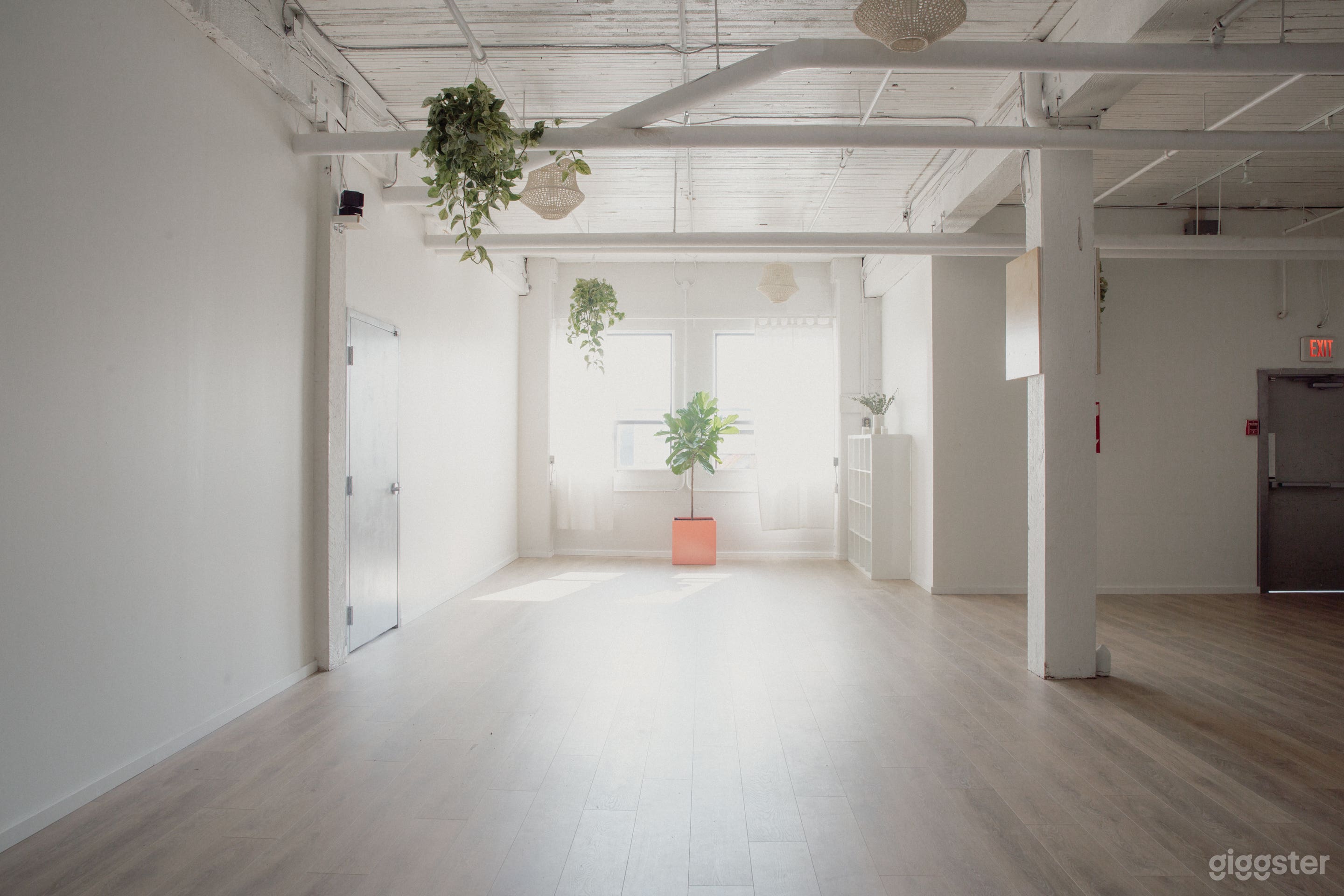 1,400sqr/ft - Open Studio/Yoga Space Photo 1