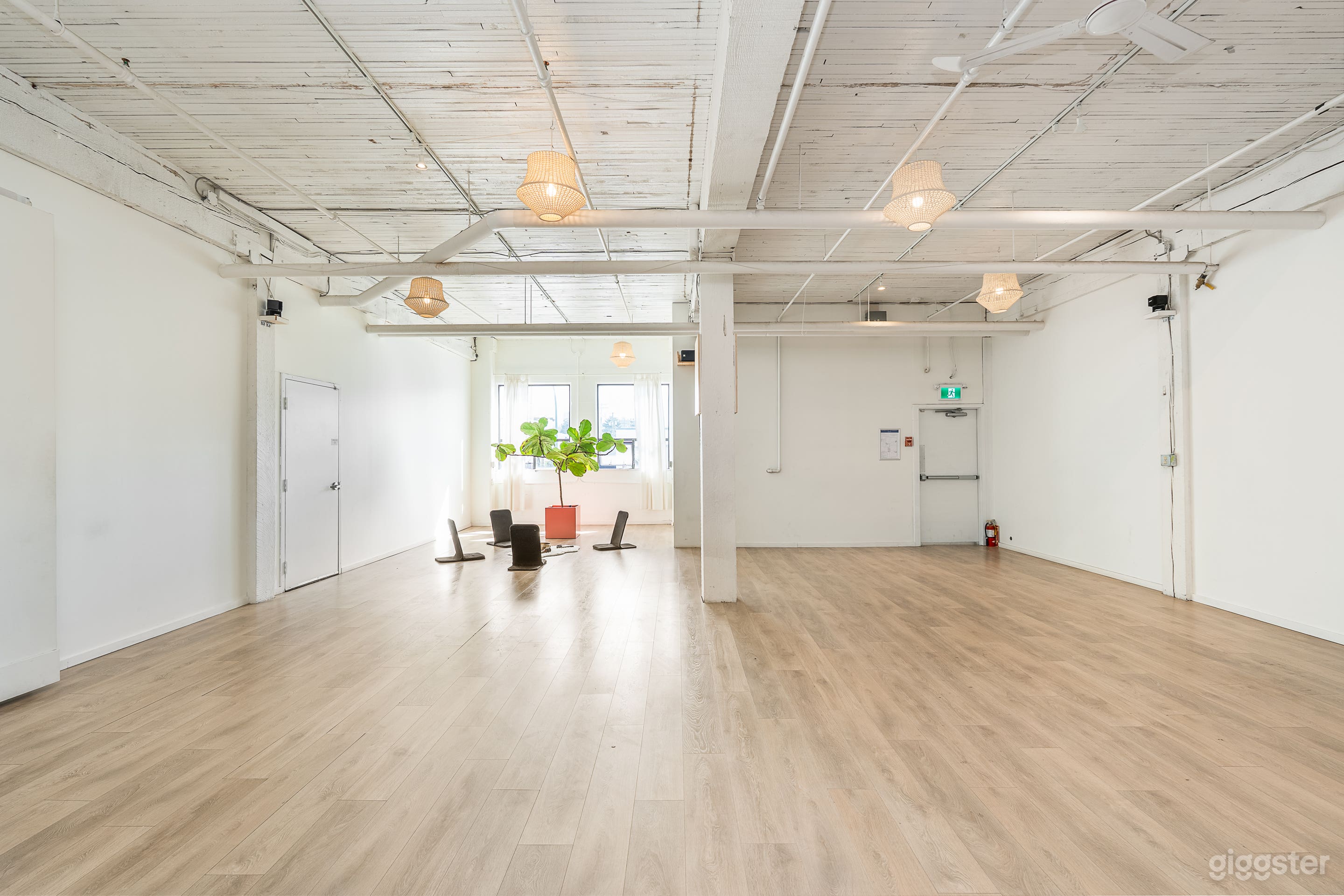 1,400sqr/ft - Open Studio/Yoga Space Photo 1