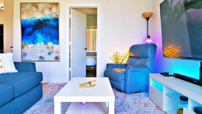  Quiet 2-Bedroom w/ Stunning Waterfront View 