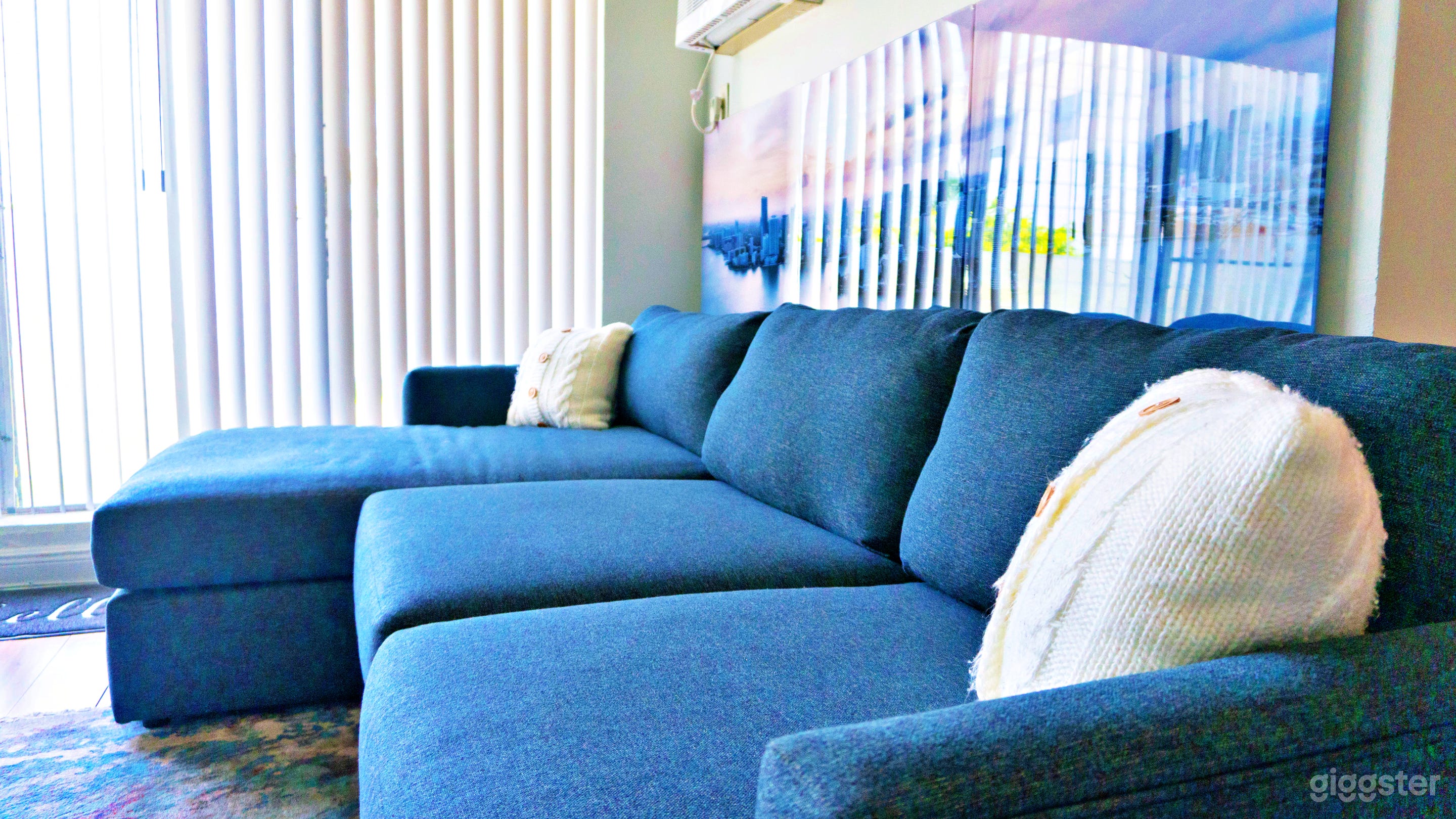 Quiet 2-Bedroom w/ Stunning Waterfront View Photo 3