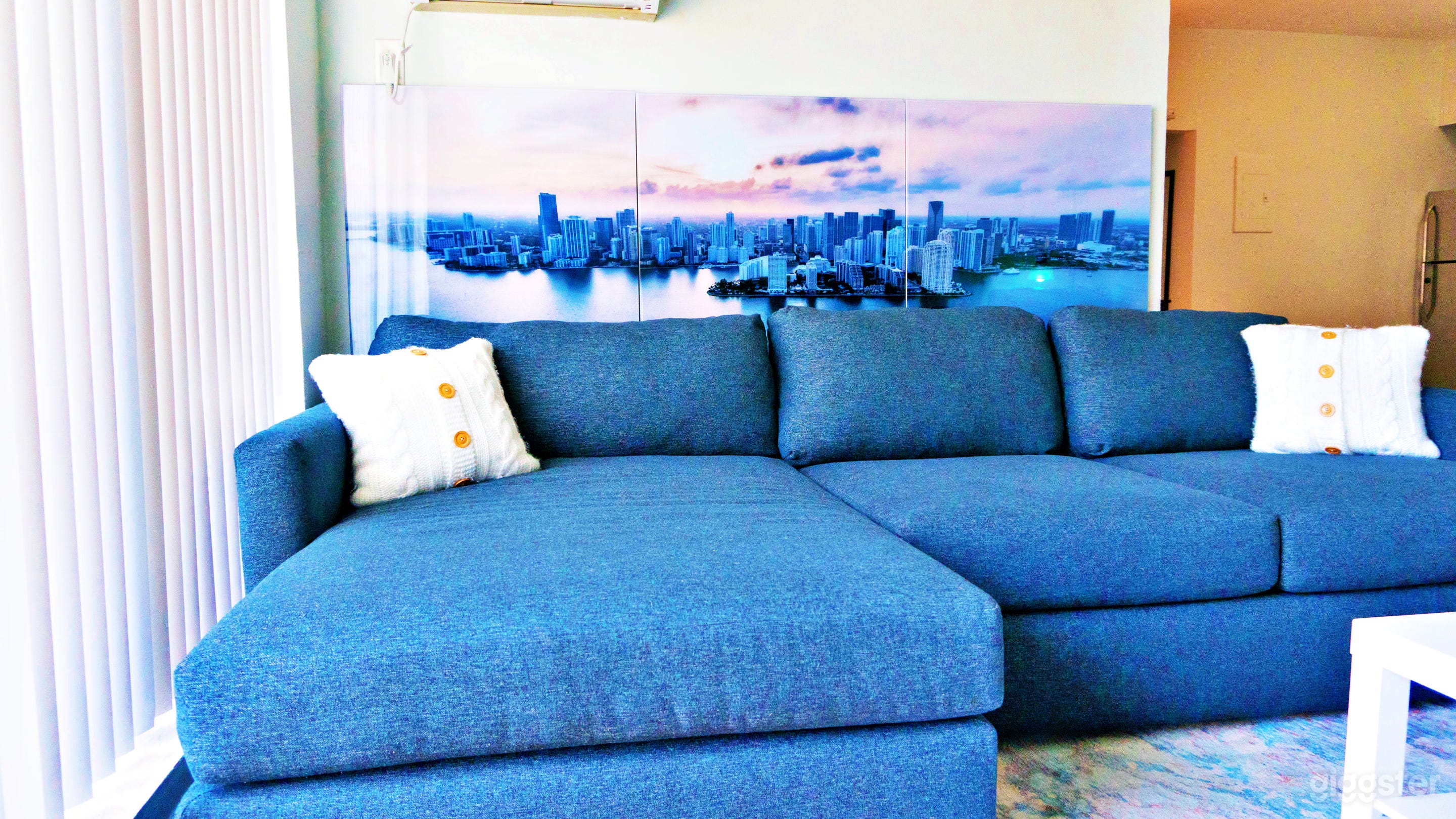 Quiet 2-Bedroom w/ Stunning Waterfront View Photo 4