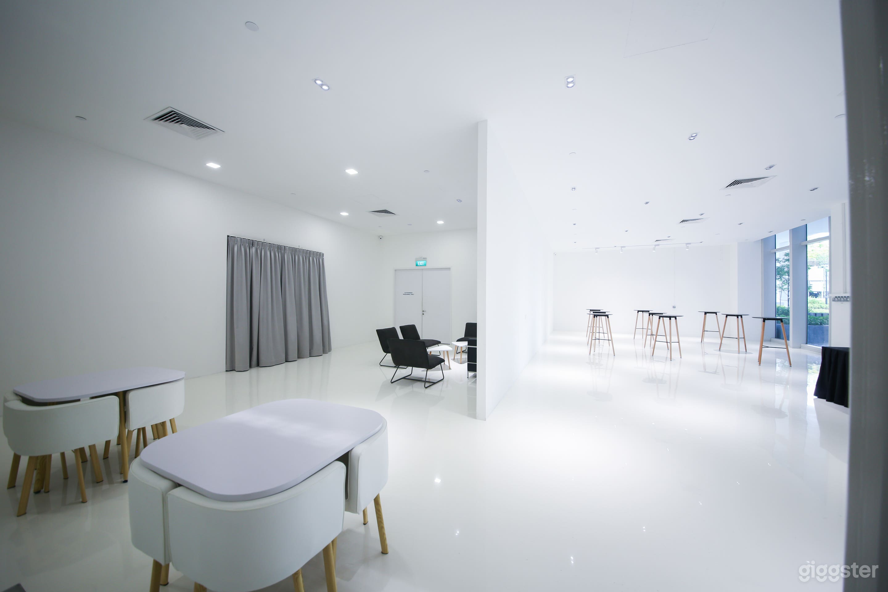 Bright Event Space - Reception Area Photo 2