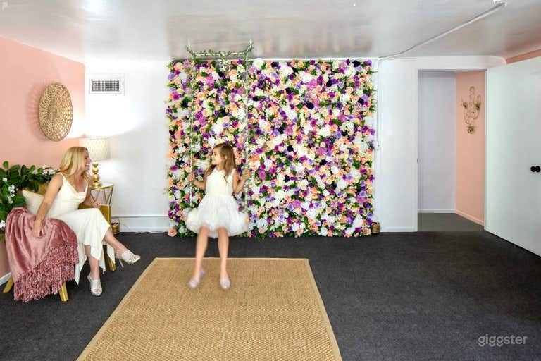  Curated Photoshoot / Video Space 