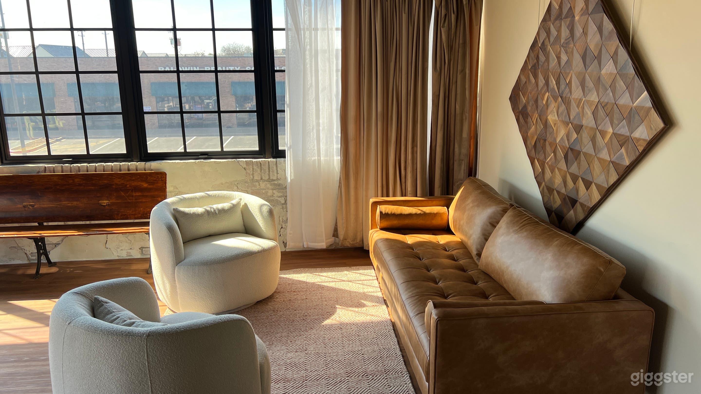 Natural Light Content Studio Loft on South Lamar! Photo 3