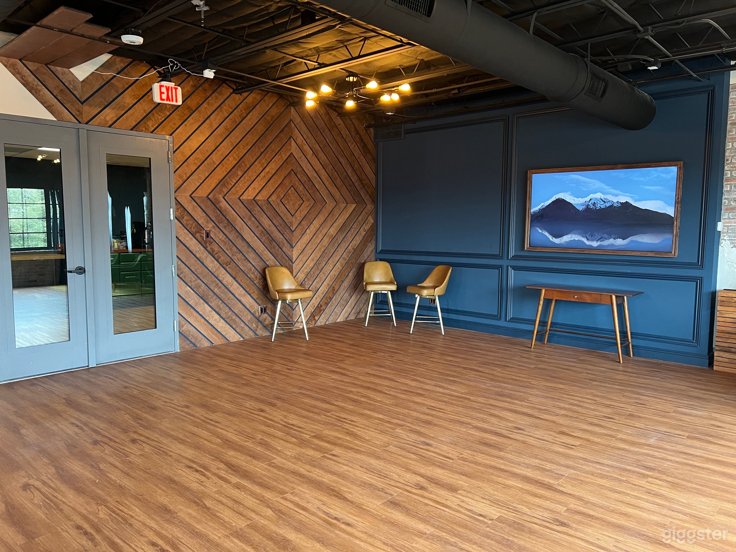 Natural Light Content Studio Loft on South Lamar! Photo 4