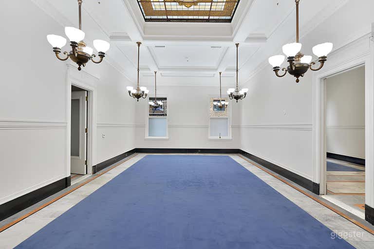  A stunning blend of historic architecture and modern elegance, this Presidential Suite is perfect for high-end gatherings and inspired productions. 