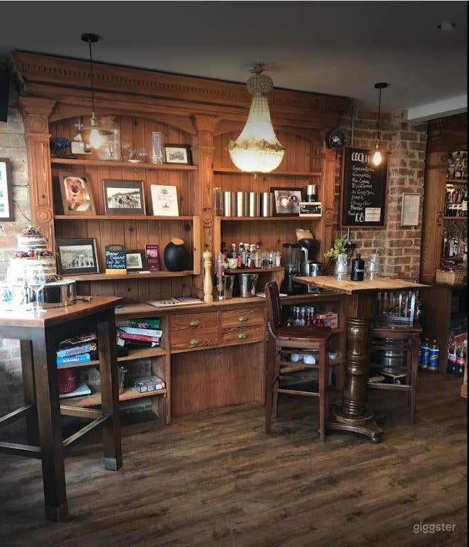 A Cozy Restaurant and Bar  Photo 4