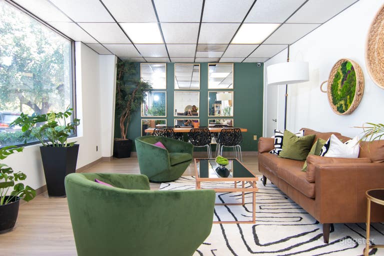  Front Lounge/Break out Area 