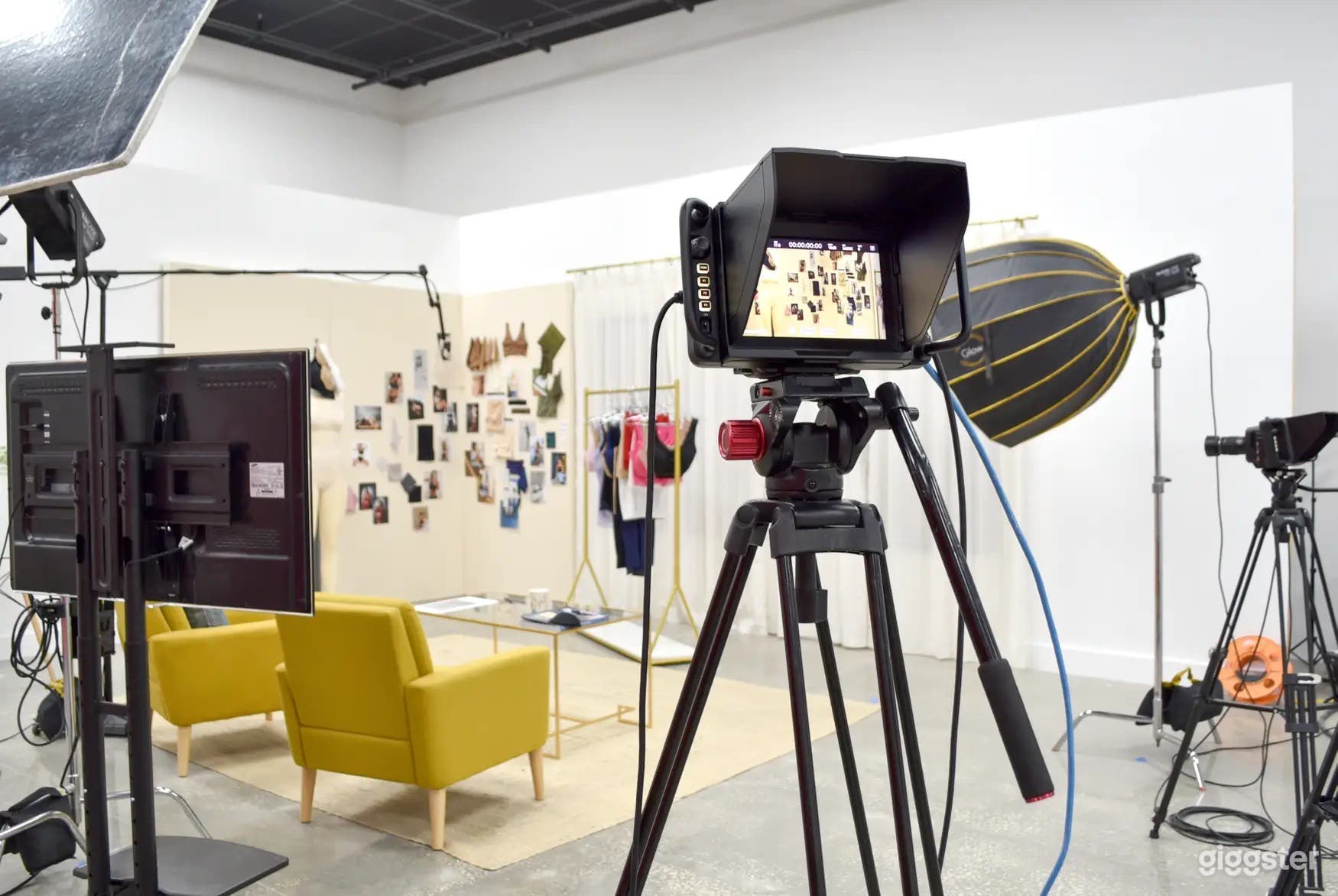 Content Creator’s Dream Studio A Photo 4