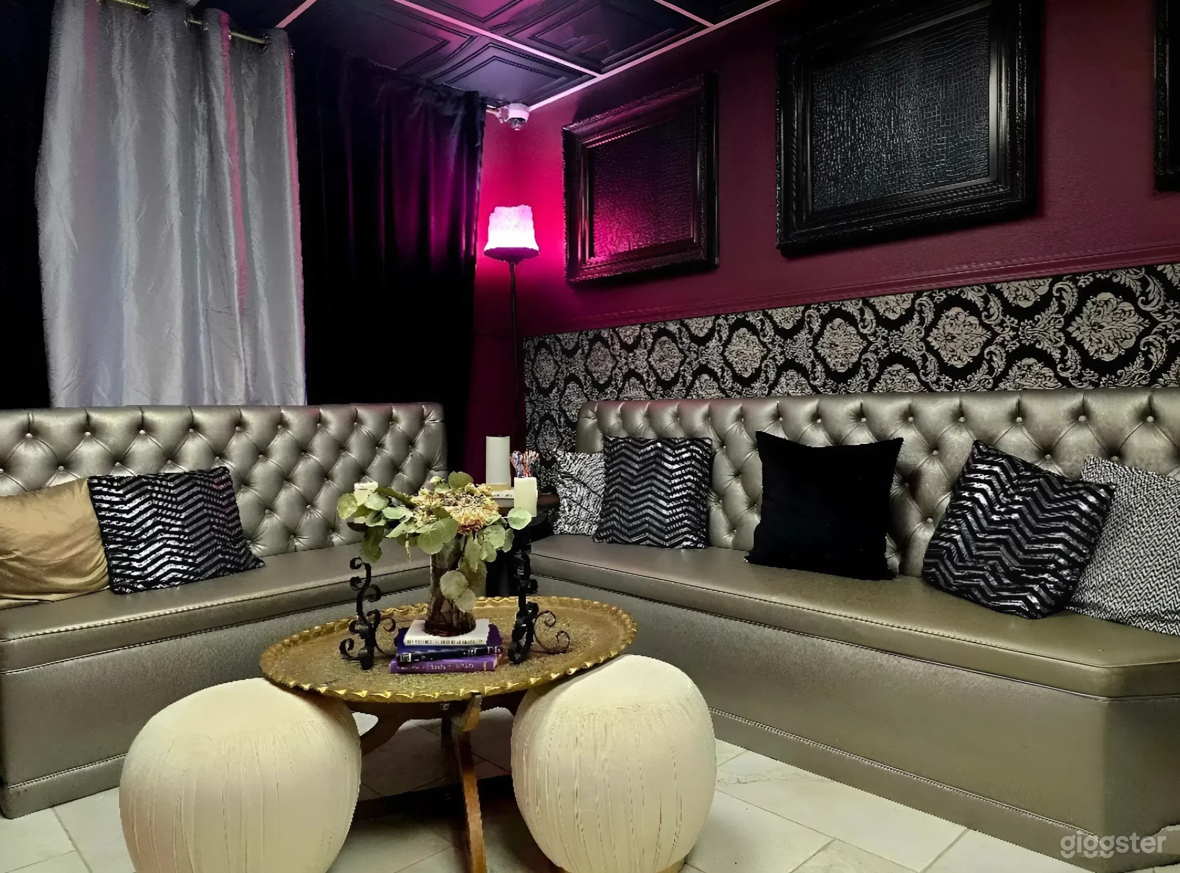 Chic Downtown Lounge for Micro-Events & Creative Shoots Photo 1