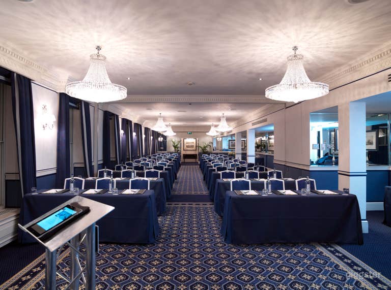  Incredible Royal Suite in London 