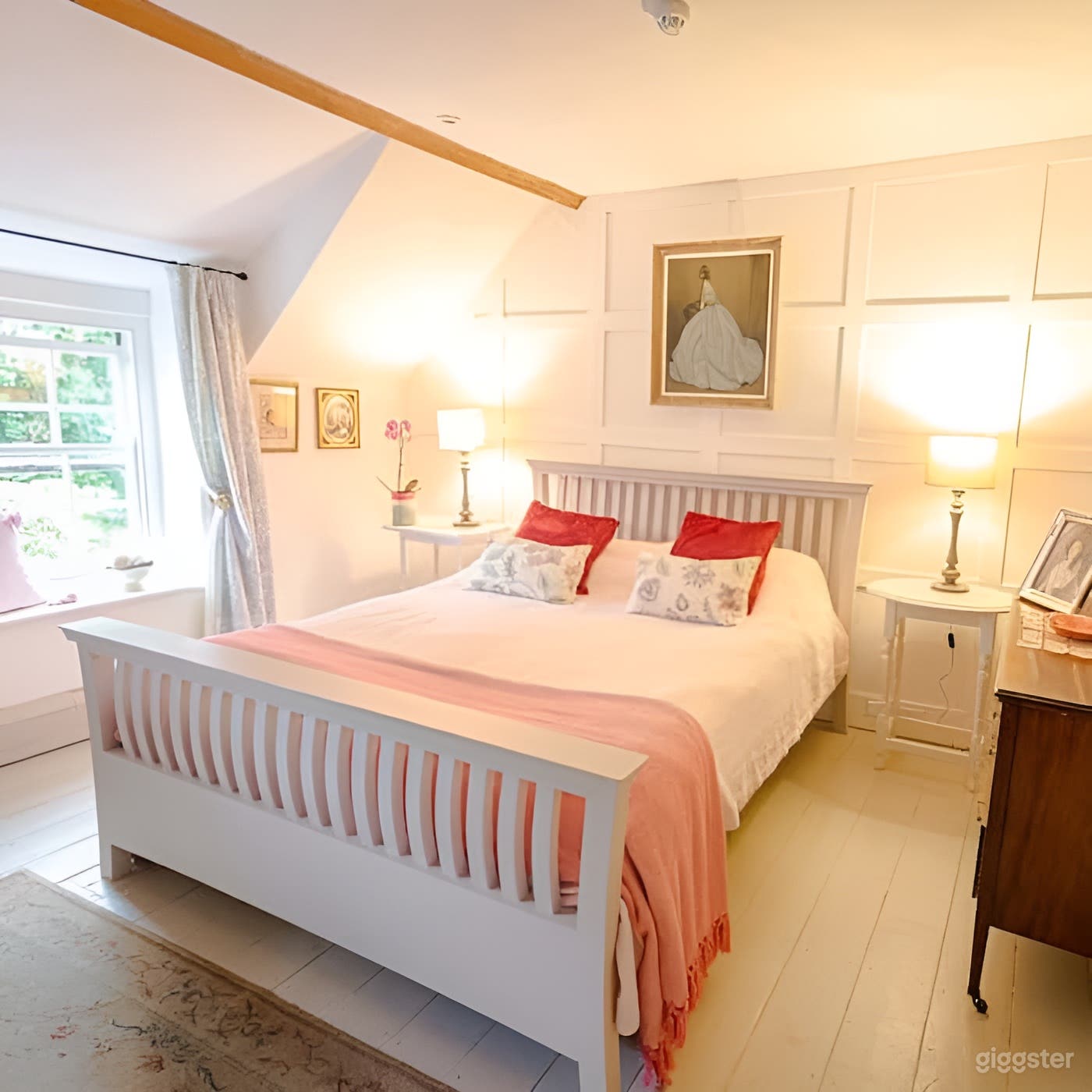 THE FARMHOUSE Photo 4