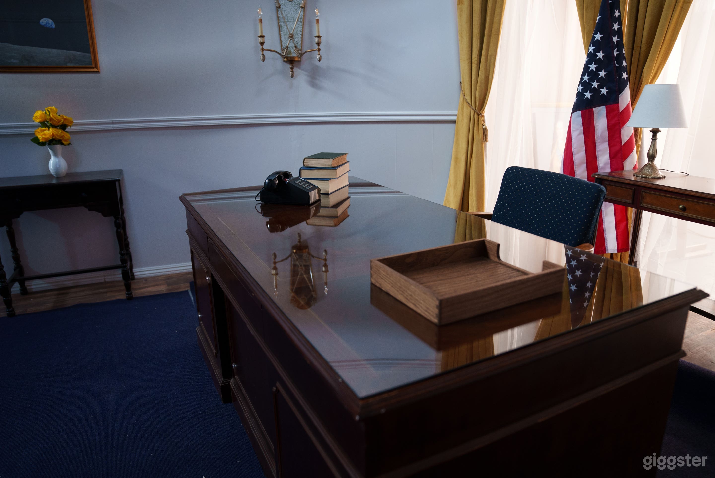 Oval Office Standing Set Photo 4