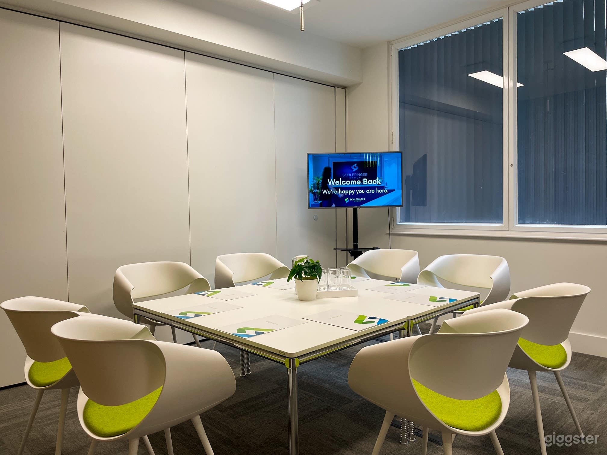 Studio 2 - Meeting Room / Viewing Facility Photo 2