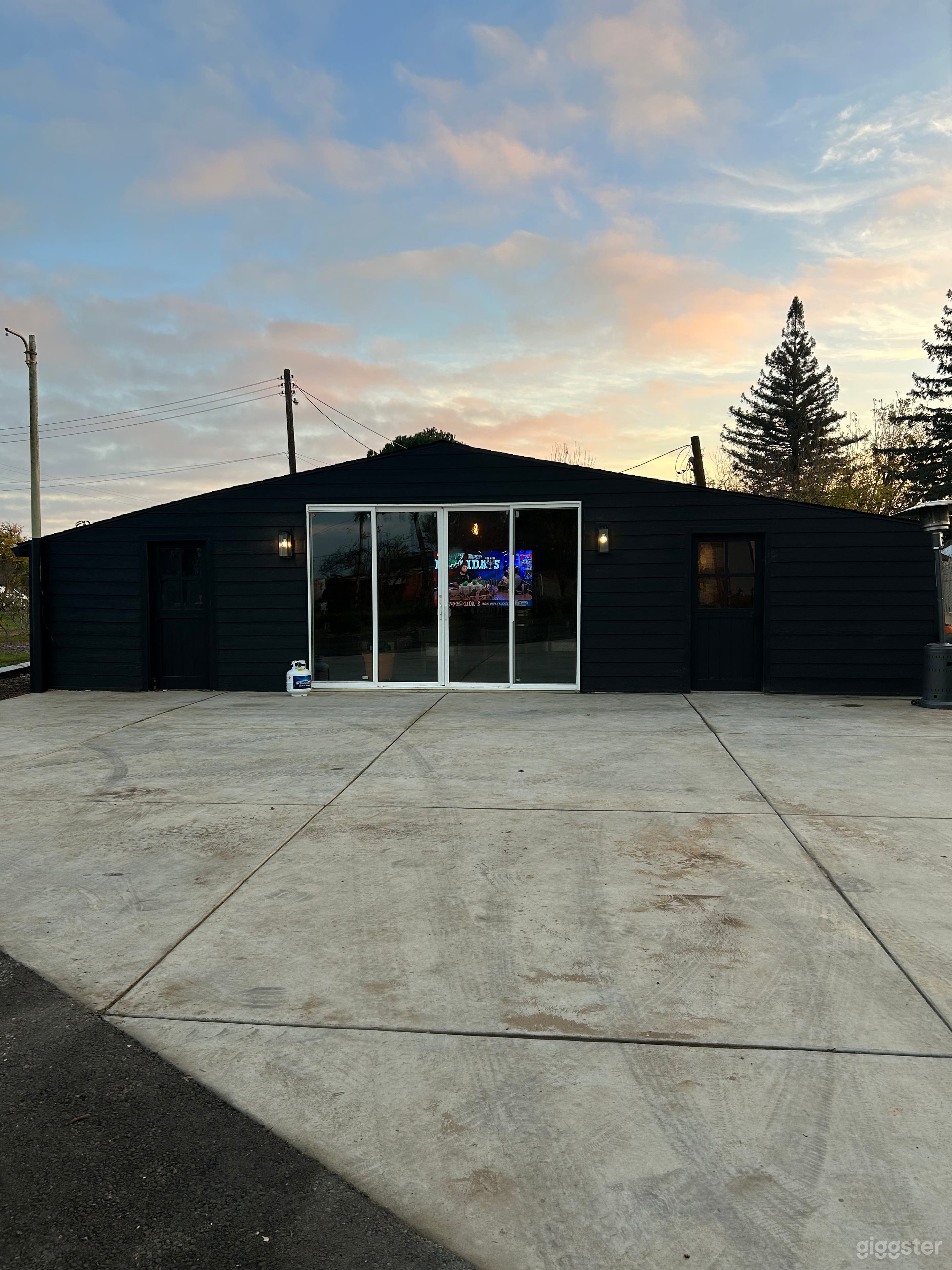 The Black House @ The Farm Photo 1