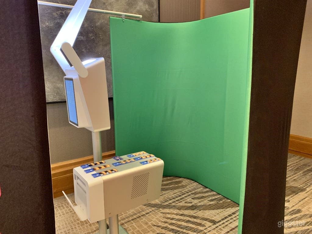 Walk-in Photo Booth Photo 1