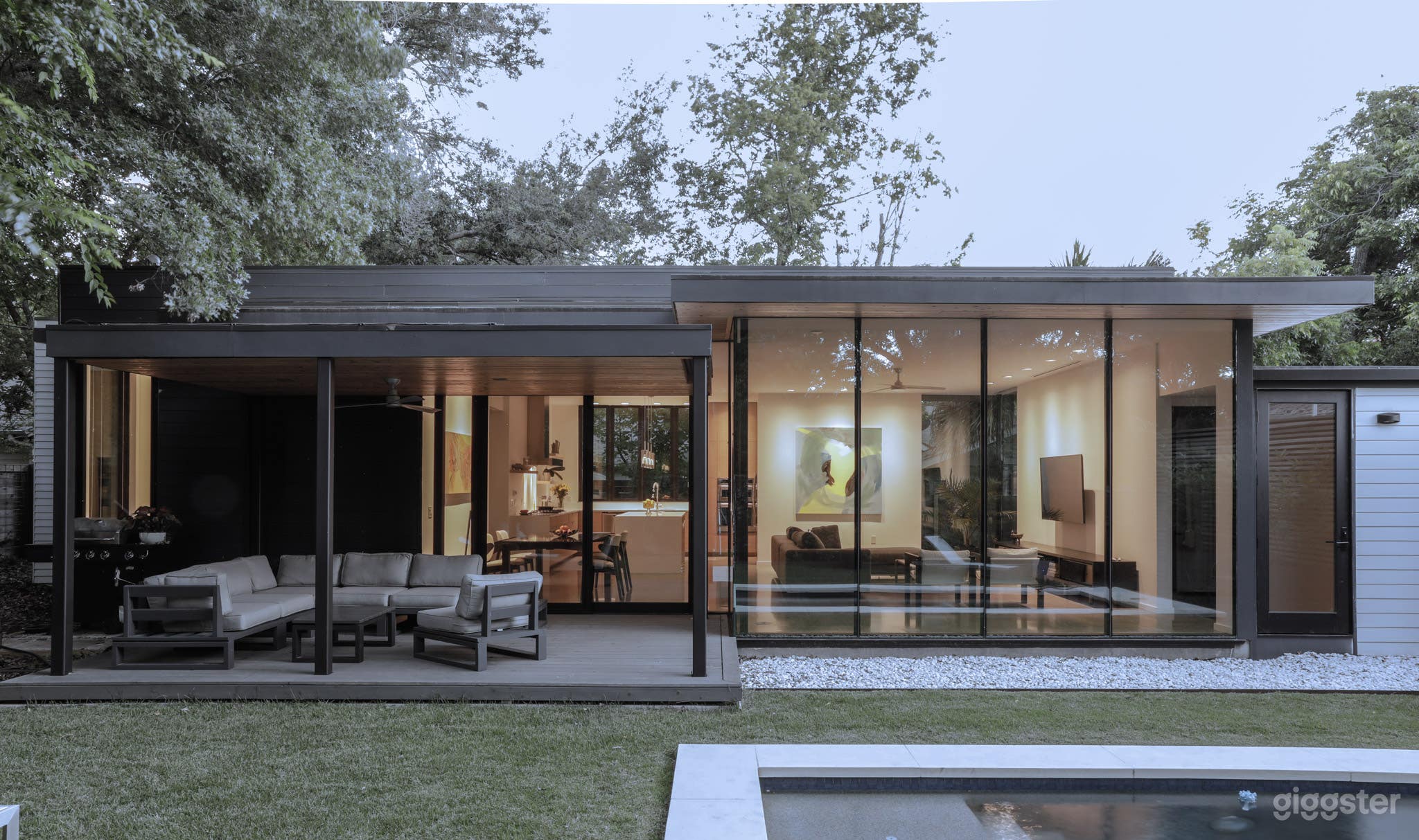 Allandale Modern Residence w/ great indoor/outdoor Photo 4